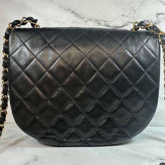 ❌❌ Chanel Vintage Mini Crossbody Bag Round Moon Flap Oversized CC Black/Gold 24K - Picture 10 of 16